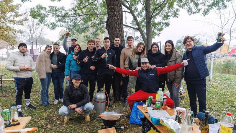 Egész Józsát magával ragadta a nyúlpaprikás íze és a fergeteges hangulat - képes beszámolóval!