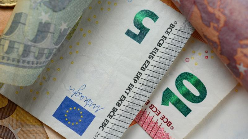 Az euró olyan elképesztően erős lett, hogy Európa-szerte már a harangok is elkezdtek zúgni!