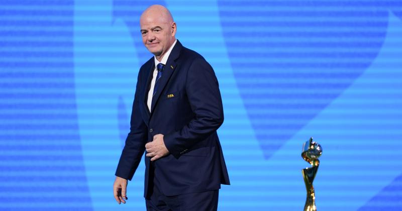 Az elnök legújabb közel-keleti látogatása komoly feszültséget okozott a FIFA-kongresszuson, ahol botrányos események robbantak ki.
