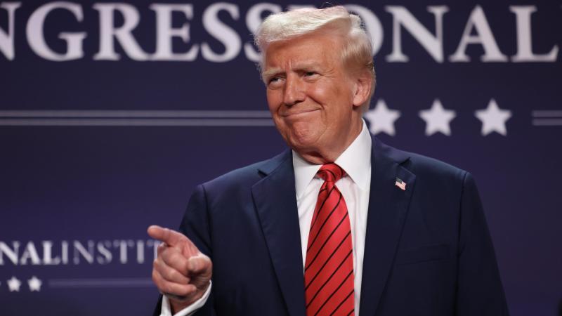Régóta várt katonai parádé zaja tölti be a levegőt Donald Trump születésnapján: itt a friss információk özöne!