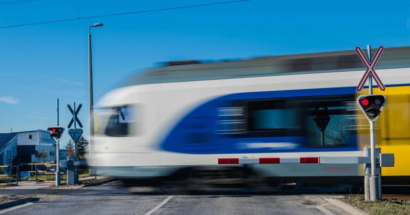 A MÁV vezérigazgatója örömmel tájékoztatta a közönséget, hogy a Budapestről a Balaton déli partjára vezető vasútvonalon véget ért a vágányzár.