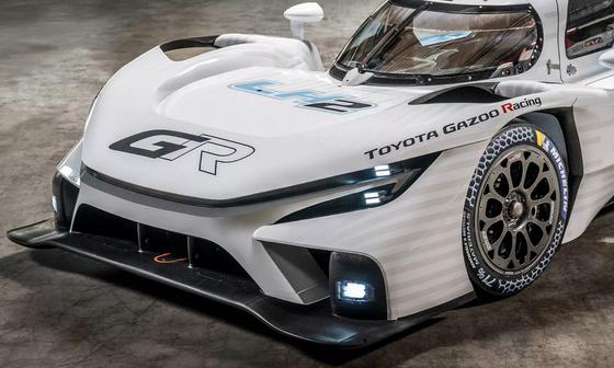 A Toyota lenyűgöző hidrogénautóval lepett meg minket!