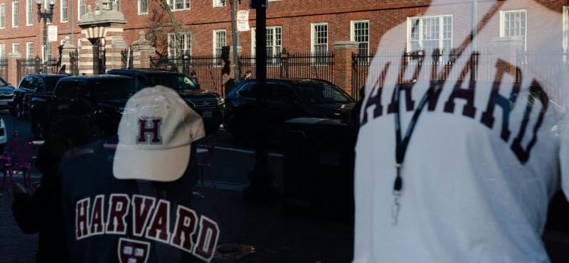 Egy szövetségi bíró megakadályozta Trump csapatának azon törekvését, amely a Harvard számára megtiltotta volna a külföldi hallgatók felvételét.