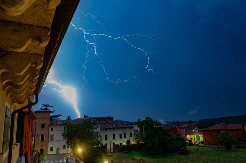 15 vármegye ragyogó sárgában pompázik, szombaton pedig biztosan csuromvizes leszel - időjárás-előrejelzés.