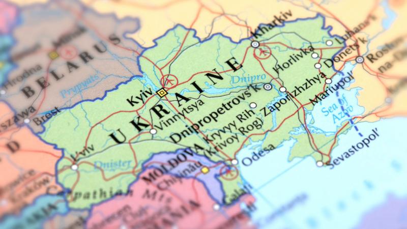 Ukrajna váratlan lépést fontolgat: jelentős engedményeket kínálhat Putyinnak, ami talán a háború végéhez vezető út kulcsát jelentheti.