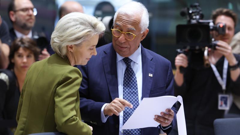 Brüsszelben élesítik a késeket, és teljesen elkerülnék a magyar kormányt.