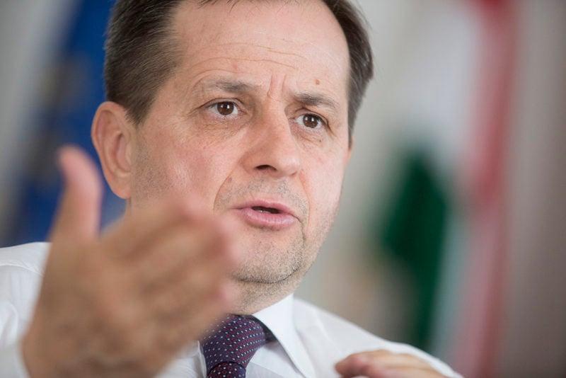 Rendőrségi vizsgálat indult Hadházyék ügyében a Szent Ferenc templomnál történt incidens következtében, Budai Gyula feljelentése alapján. Az ügy körülményei és a felmerült vádak részletes kivizsgálása zajlik, amelynek célja a helyzet tisztázása.