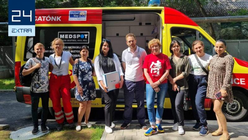 Magyar orvosok különleges feladatot vállaltak Ukrajnában

A magyar orvosi közösség tagjai egyedülálló kezdeményezéssel léptek fel Ukrajnában, ahol a háború sújtotta területeken nyújtanak segítséget. Az orvosok célja, hogy a helyi lakosság számára elérhető