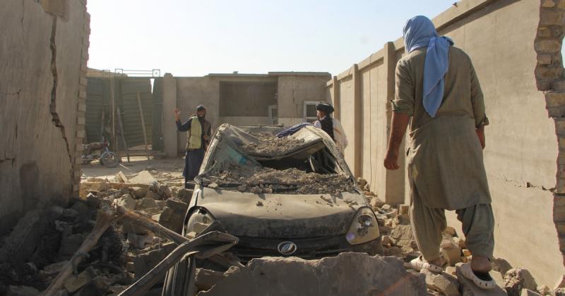 Azonnali tűzszüneti megállapodás jött létre Afganisztán és Pakisztán között, amely új reményt hoz a régió stabilitása és békéje számára.