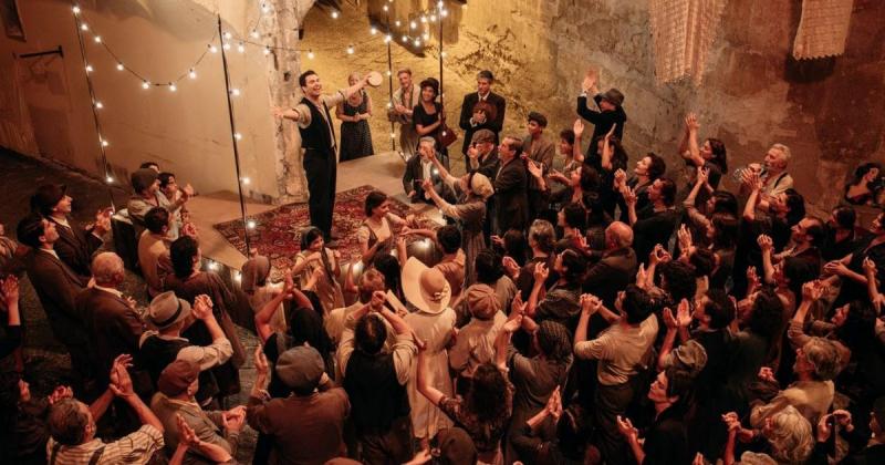 Hetven éven át porosodott a fiók mélyén, most pedig az év egyik legelbűvölőbb filmjévé nőtte ki magát.