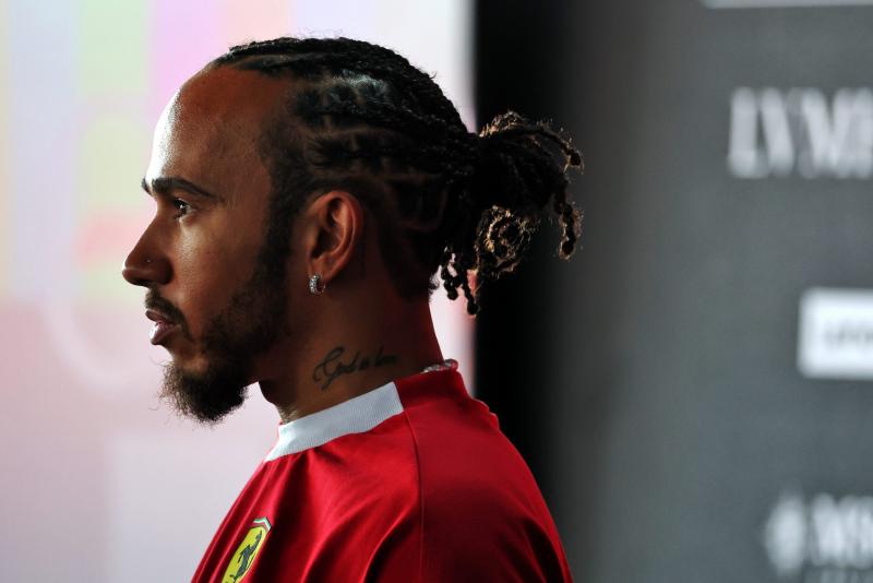 Hamilton: Max egy gyilkos. A McLarenek csak akkor tudják megállítani, ha ők is hasonló módszerekhez folyamodnak | M4 Sport