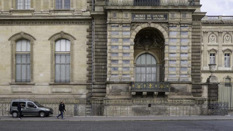 Louvre-i rablás: Két gyanúsítottat őrizetbe vettek

A Louvre múzeumban történt rablás kapcsán a hatóságok két gyanúsítottat fogtak el. Az eset részletei még folyamatban vannak, de a rendőrség gyors intézkedései révén sikerült az elkövetőket azonosítani és