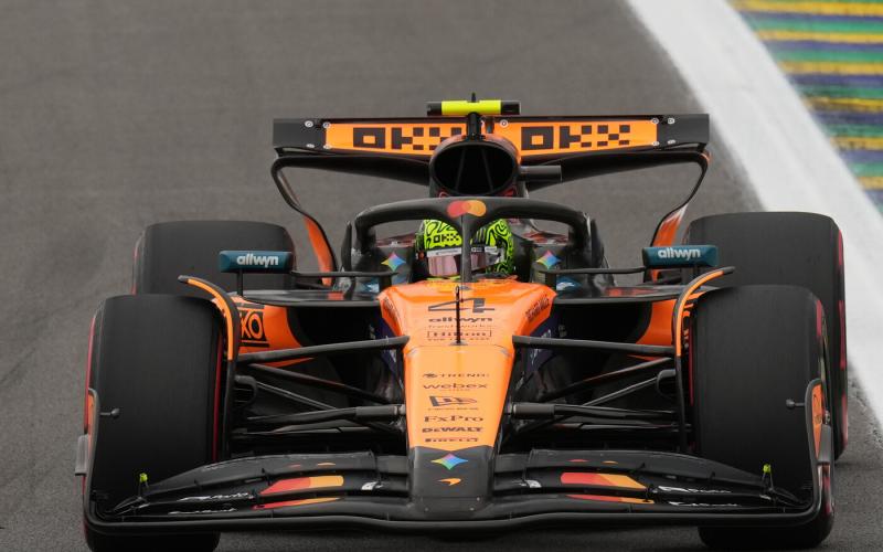 Brazil Nagydíj - Norris diadala a sprintfutamon

A Brazil Nagydíj keretein belül izgalmas sprintfutamot láthattunk, ahol Lando Norris teljesítménye kiemelkedett. A brit pilóta magabiztosan küzdött a pályán, és végül ő állhatott a dobogó legfelső fokára. A