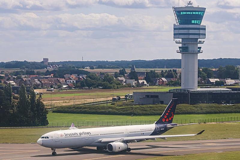 Cigarettacsempészek okozták a reptéri zűrzavart.
