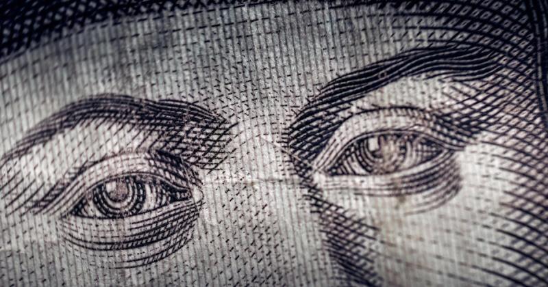 A bankok nem tudják megállni, hogy ne reagáljanak a kormány ambiciózus adócsökkentési terveivel szemben, amelyek most egy jelentős adóemelési javaslattal egészültek ki.