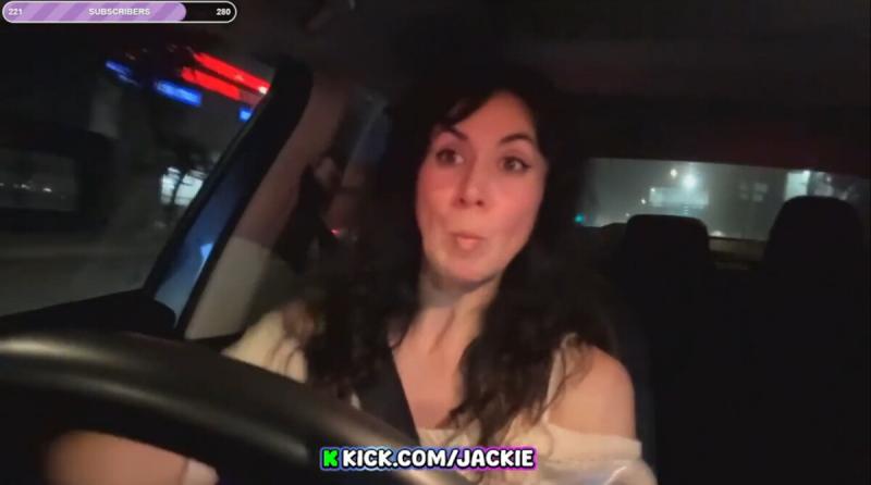 Élő adásban osztotta meg balesetét, miközben még mindig mosolygott is a történteken.