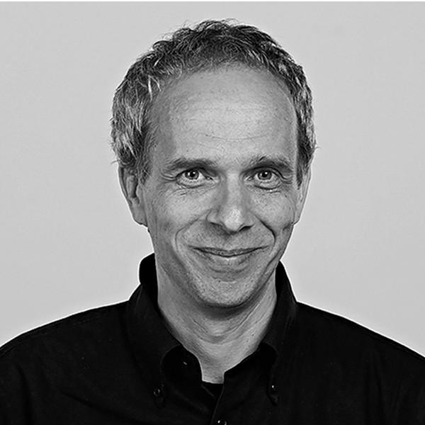 Az árokásók világa lenyűgöző és sokszínű, hiszen ezek az emberek nem csupán a földet ásják, hanem a jövő alapjait rakják le. A munkájuk során mélyen a földbe hatolva hozzák létre azokat a struktúrákat, amelyek nélkülözhetetlenek a közlekedés, a vízvezeték